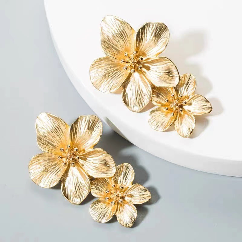 Retro Temperament Petals Stud Earrings