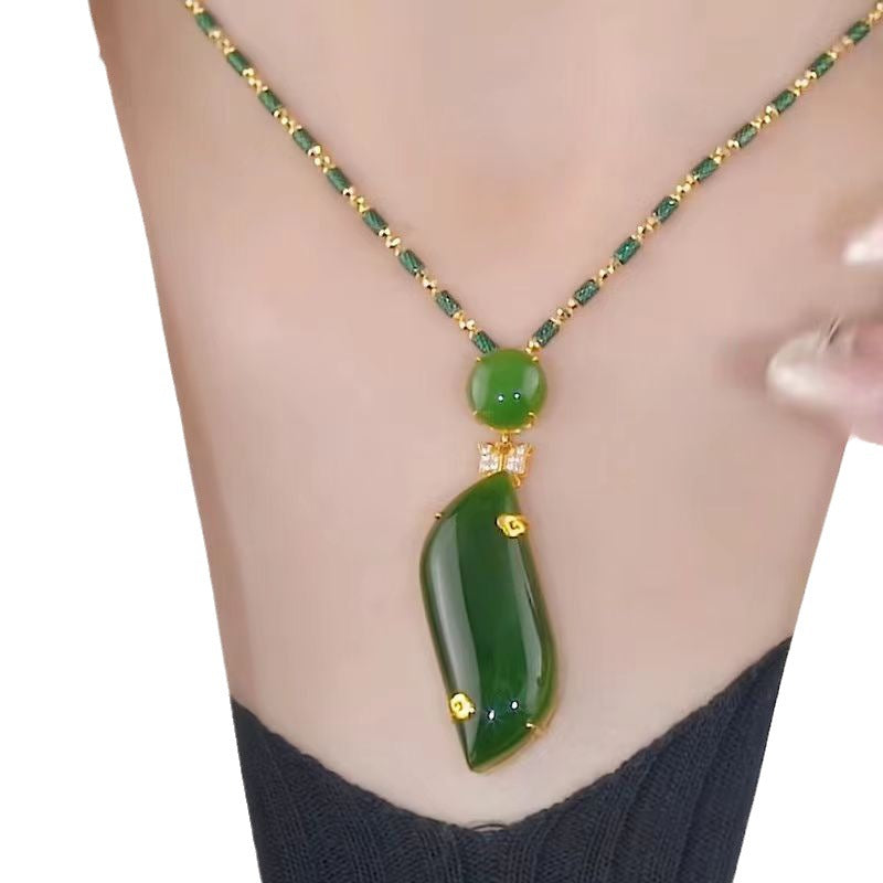 Luxurious And Fashionable Necklaces